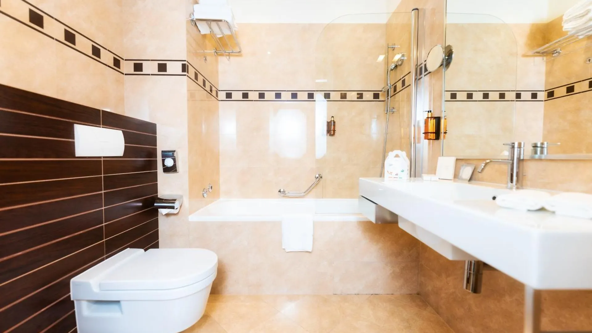 Bristol Hotel Опатия 4*,