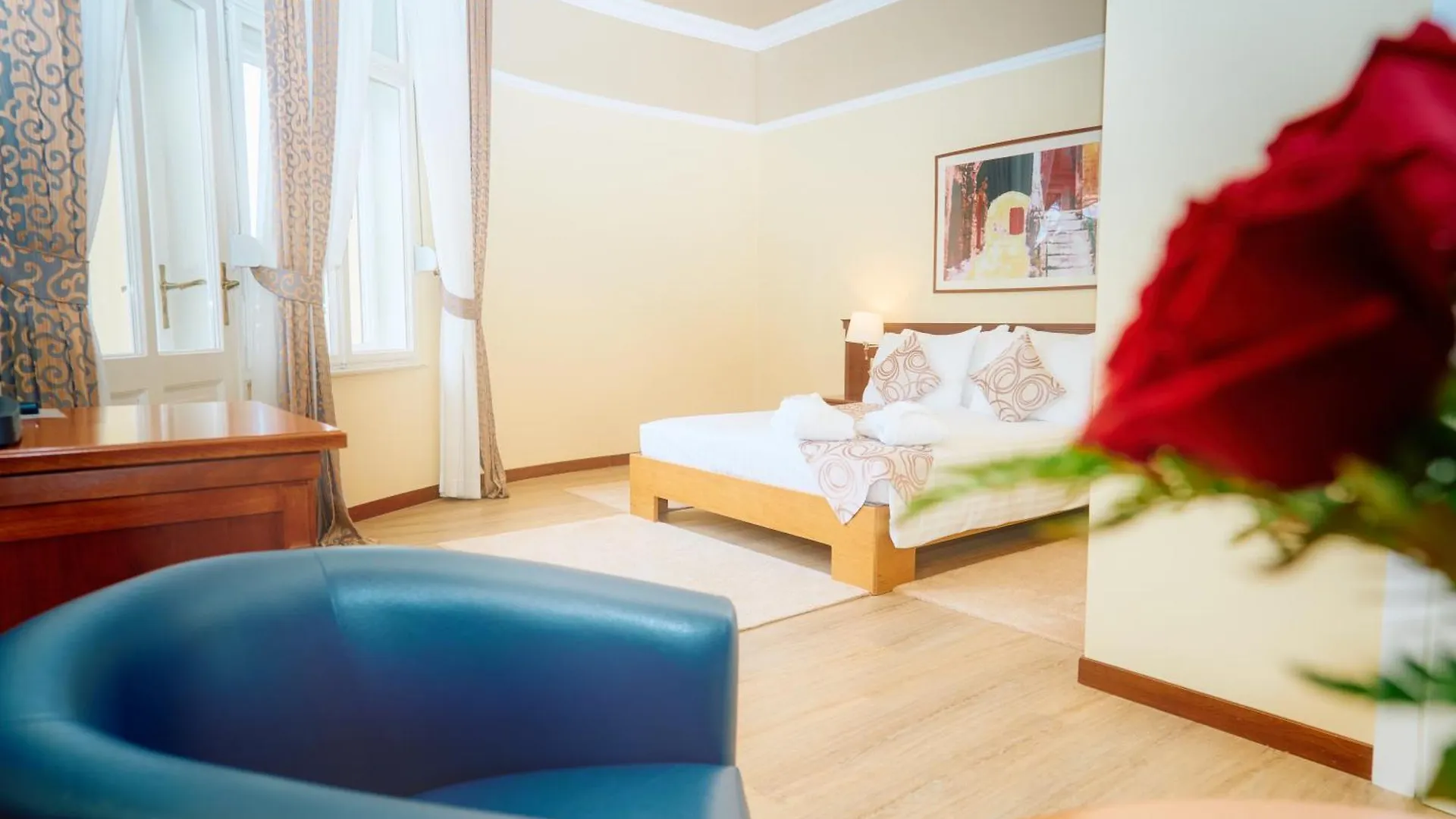 Bristol Hotel オパティヤ